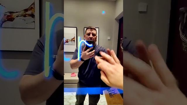 Умное зеркало в прихожей