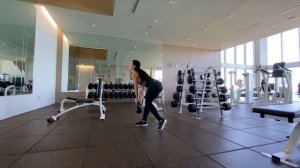 Тренировка ноги, ягодицы + плечи для девушек