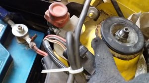 Рено Кенго стук передніх стойок...