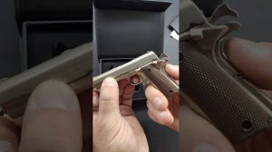 Уменьшенная коллекционная модель Colt 1911 в масштабе 1:2