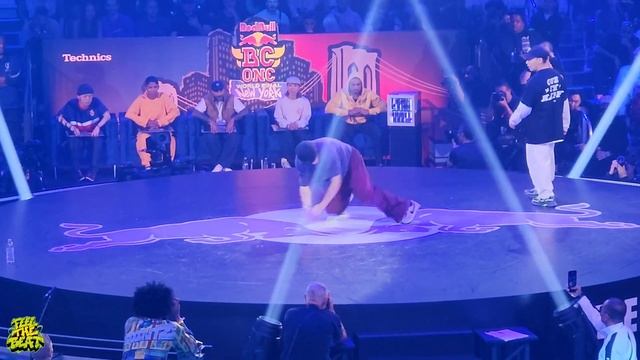 B BOY WIGOR VS B BOY YU-KI-RED BULL BC ONE WORLD FINALS 2022-TOP 16 смотреть онлайн