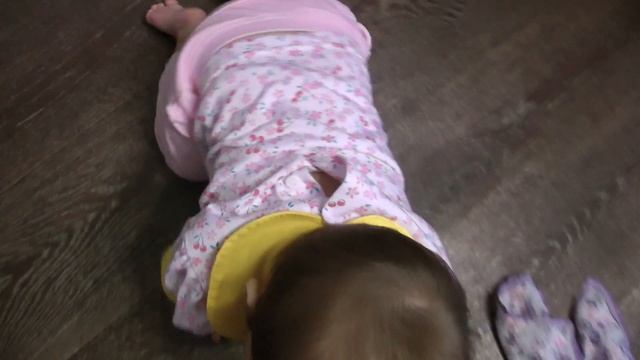 Двигает шизлонг.9,5 мес. смотреть онлайн