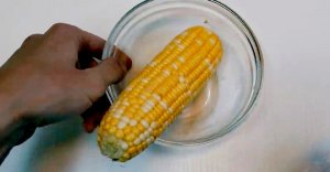 Как легко почистить кукурузу: 5 простых лайфхаков и хитростей