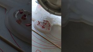 леденец из изомальта с сублимированной клубникой