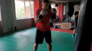 БОКС. ОТРАБОТКА ТЕХНИКИ УДАРОВ НА БОКСЕРСКОМ МЕШКЕ