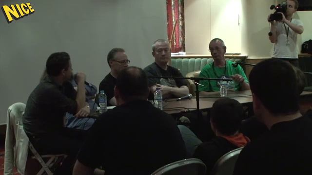 Vertigo Comics: Past, Present and Future Tense смотреть онлайн