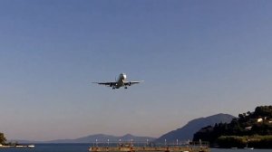 Corfu (Kerkyra) Airport cross-wind landing