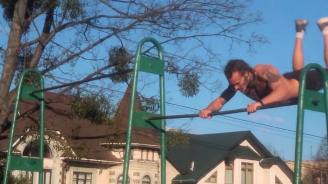 СОЛНЫШКО На Турнике На Протяжении 5 Минут (БЕЗПРЕРЫВНО!) РЕКОРДНЫЕ Обороты Солнышка На Турнике ★ смотреть онлайн