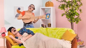 КАРТОННАЯ МАШИНА ДЛЯ РАЗДАЧИ КОНФЕТ! ||Поделки для школы и идеи для родителей с 123 GO!