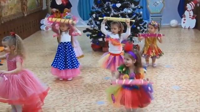 Танец "Конфетки" (под песню сладкоежки)
