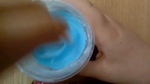 Слайм/из клея,пены для бритья и тетрабората натрия.