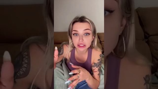 Стеснительная "засранка" ))