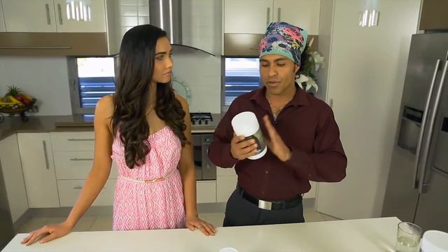 Healthy Green Smoothie with Jessica Green and Nutritionist Ronaldo Fulieri Alkalise Green & Go ™ смотреть онлайн