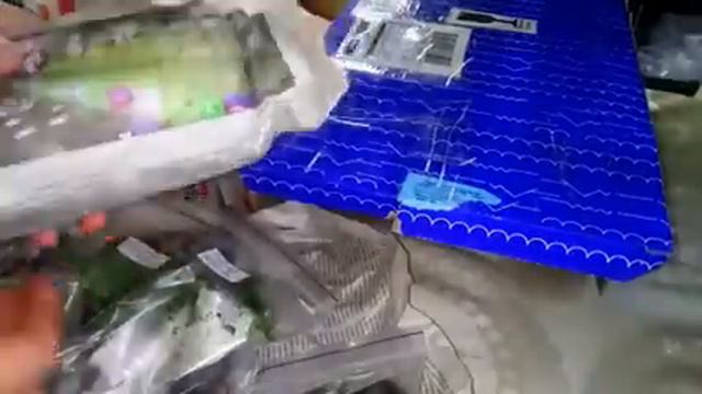 Как правильно распаковать посылку с листами в холодное время смотреть онлайн