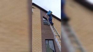 Монтаж 2 кондиционеров на второй этаж частного дома