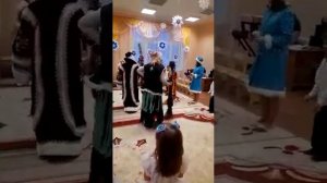 Торопец Жемчужинка. Танец Деда Мороза и Бабы Яги