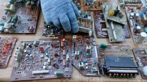 В блокнот разборщику. Телевизор Чайка Ц-280Д на медь, алюминий, платы.