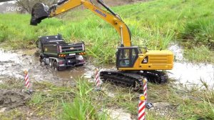 RC TRUCKS IN THE MUD// STUCKING RC MACHINES AND HEAVY CONSTRUCTION EQUIPMENT// MB AROCS// MAN