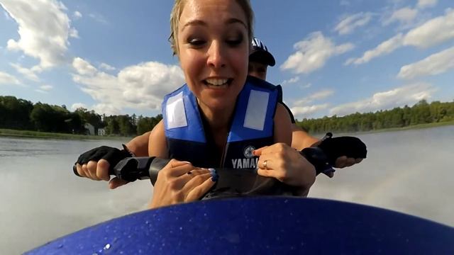 БЛОНДИНКА ЖЖЁТ НА ГИДРОЦИКЛЕ l смотреть онлайн