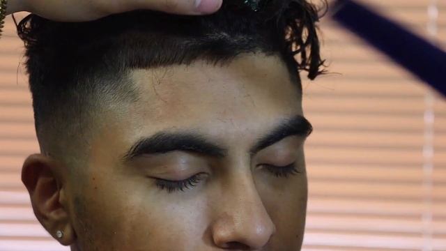 CRISTIANO RONALDO 2022 HAIRCUT HD! | BARBER TUTORIAL смотреть онлайн