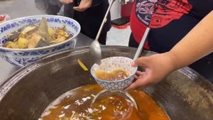 26斤的大草鱼,胖哥加五花肉炖一锅,肉嫩汤鲜,邻居们吃爽了!【胖猴仔】