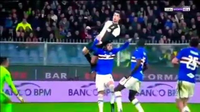 Вот как прыгает C.RONALDO! смотреть онлайн