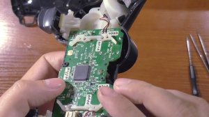 Чем отличаются оригинальные геймпады для PS3 от подделок_ Часть 1. Разборка