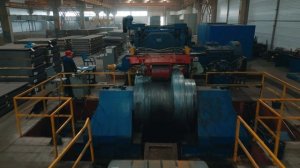 Производство стальных листов, поперечная резка листового проката