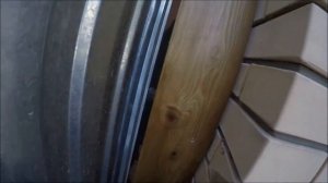 Строительство забора: Установка разделяющей доски между заборами. 80.