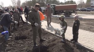 Губернатор Виталий Хоценко принял участие в областном субботнике