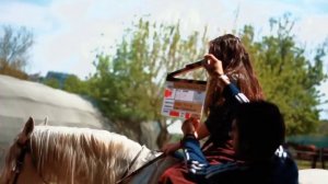 За кулисами Джемре Байсел и Бурак Челик очаровали своих поклонников!