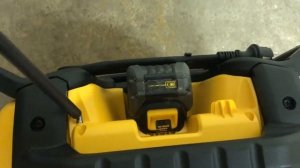 Краткий обзор радио DeWALT DCR027