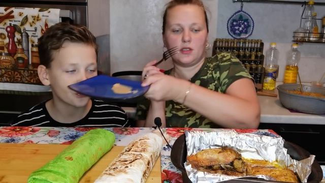 Мукбанг Домашняя Шаурма, капуста с курицей /У нас нет денег ?что же делать?! ?Для особенных Людей смотреть онлайн