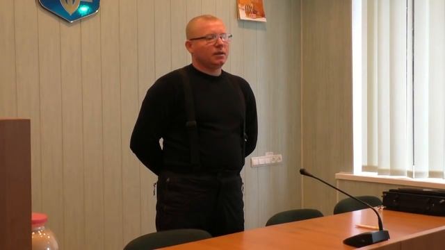 Как зимуют пчелы на сетчатом дне . смотреть онлайн