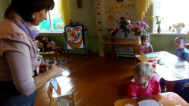 видео НОД ИЗО ТРИЗ в средней группе "Букет для воспитателя" смотреть онлайн
