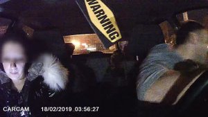 ТАКСИСТ ВЫКИНУЛ С МАШИНЫ ПЬЯНОГО И НЕАДЕКВАТНОГО ПАССАЖИРА