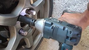BOSCH GDS 250-LI VS GDS 18V-400