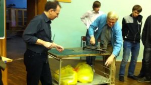 Эксперимент по физике на паре Карасева №6. Изменение центра масс при вращении тела.