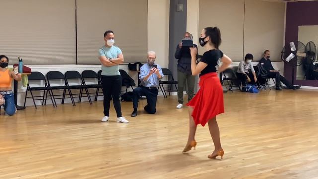 Follower lady style shines count. No music. #bachata #dance #dancing #dancer #salsa смотреть онлайн