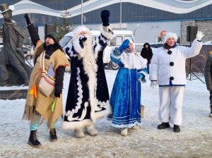 Театрализованный праздник микрорайона "Новогодний праздник двора"