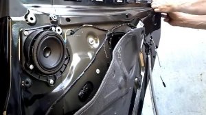 Как снять извлечь заменить стекло задней двери BMW X3(2012)demontaz zamiana szyby drzwi tyl