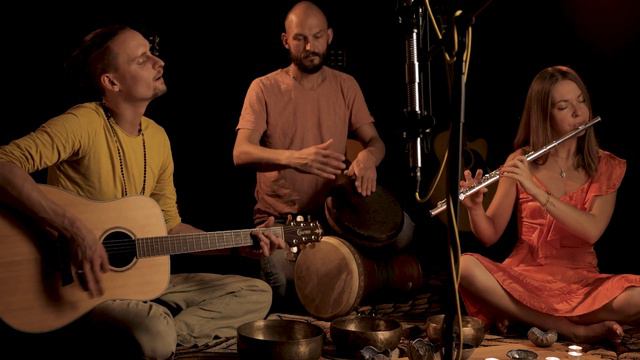 RM-7 DIY Ribbon Mics - Blumlein pair on Acoustic Mantra Band of Guitar, Flute and Percussion смотреть онлайн