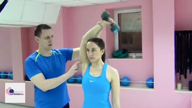разгибание предплечья с гантелей стоя смотреть онлайн