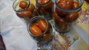 ТОМАТЫ С ЧЕСНОКОМ.ОЧЕНЬ ВКУСНЫЕ, ДАЖЕ ВЫПИВАЕТСЯ ВЕСЬ РАССОЛ!