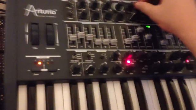 ARTURIA MINIBRUTE Test Drive смотреть онлайн