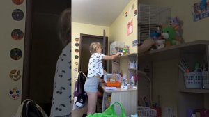 Vlog: убираюсь в комнате . Первый vlog)))