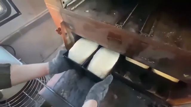 Повара российской армии начали печь хлеб для жителей Мариуполя смотреть онлайн