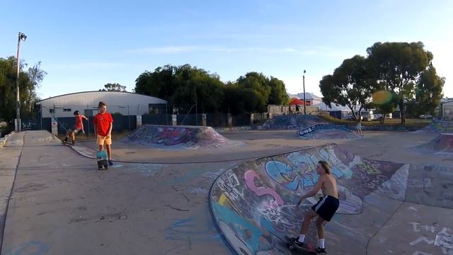 Penny Board Cruising At Skate Park | HD смотреть онлайн