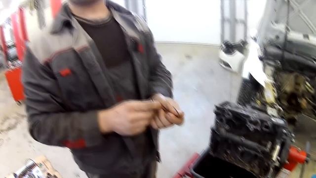 Свеча NGK убила мотор!!!Срочно проверьте свои свечи на наличие трещин изолятора!!!!!!!!!! смотреть онлайн