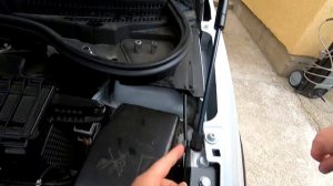 Lada Vesta SW Cross_Упоры капота_установка